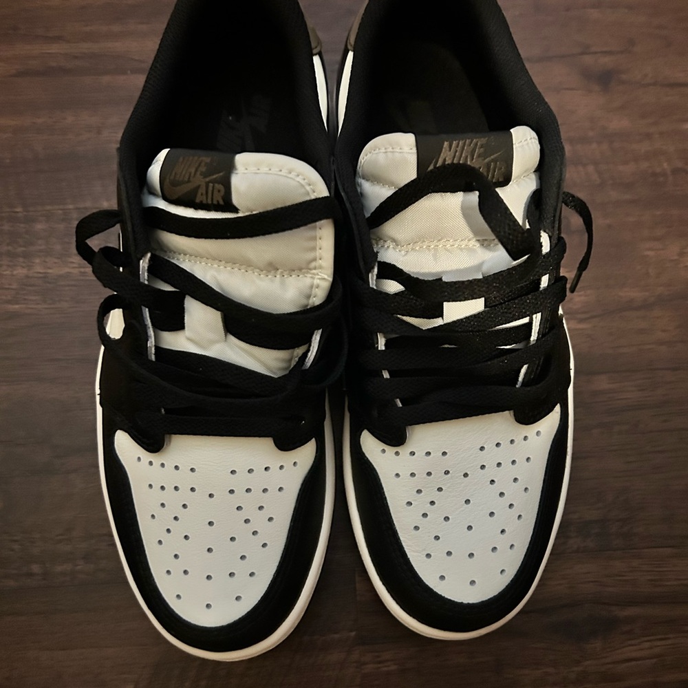 Air Jordan 1 Retro Low OG Mocha